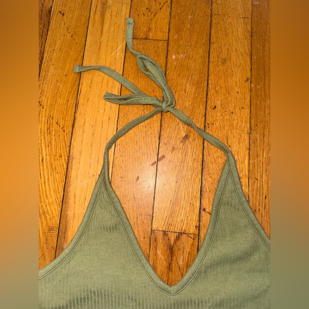 Old Navy Fitted Olive Green Rib Knit Halter Tank Top Size Medium - Picture 3 of 4